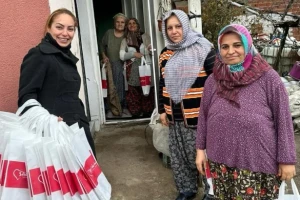 MHP'li kadınlar çalmadık kapı bırakmıyor