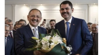 Murat Kurum yeniden makamda