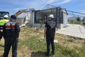 Silivri Belediyesi Beyciler Mahallesi’nde Kaçak Yapıların Yıkımına Devam Ediyor
