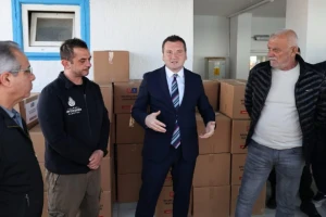 Silivri’de Küçük Ölçekli Balıkçılara Destek Sürdürülüyor