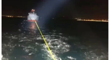 Çanakkale Boğazı’nda arızalanan gemi kurtarıldı