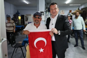 Silivri’de Esnafa 30 Ağustos Öncesi Türk Bayrağı Dağıtıldı