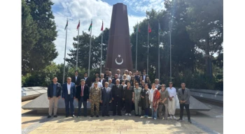 Bakü’de Türk şehitleri unutulmadı