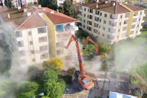 Aşiyan Sitesi’nde Kentsel Dönüşüm Yıkımı Gerçekleştirildi