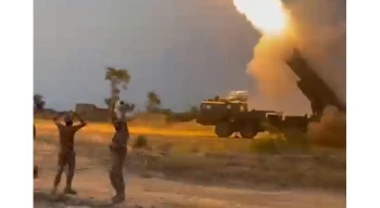 Suriye’ye füze saldırısı! Bir bina yerle bir oldu