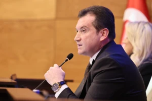 Başkan Balcıoğlu Aralık ayı Meclis Toplantısı’nda konuştu: “Çaresiz hissettiğinde kimsen yoksa Silivri Belediyesi var!”