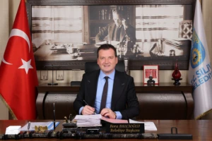 Yeni yılın ülkemize ve tüm insanlığa barış, huzur ve sağlık getirmesini temenni ediyorum