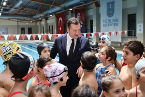 Başkan Balcıoğlu Silivri Belediyesi Spor Kulübü Yüzme Akademisi’nin antrenmanına katıldı