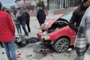 Silivri Değirmenköy’de Motosiklet ile Otomobil Çarpıştı: 1 Yaralı