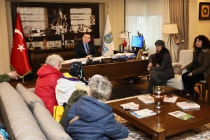 Başkan Balcıoğlu hayvanseverleri makamında ağırladı