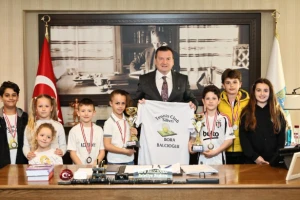 Başkan Balcıoğlu, Tenis Kulübü’nü ağırladı