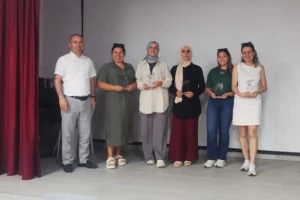 EĞİTİMİN GENÇ NEFERLERİNE ANLAMLI UĞURLAMA: SİLİVRİ DEĞİRMENKÖY’DE PLAKET GURURU!