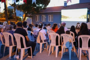 Açık Hava Sinema Geceleri Seymen ve Kurfallı Mahallelerinde Vatandaşlarla Buluştu